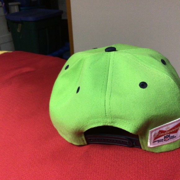 NFL SEATTLE SEAHAWKS new hat - Picture 2 of 3